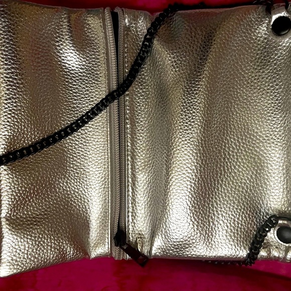 Retro style silver purse clutch with chain - Picture 7 of 9